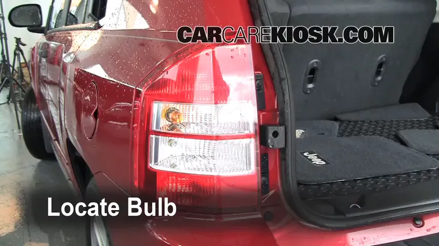 2008 Jeep Compass Sport 2.0L 4 Cyl. Lights Turn Signal - Rear (replace bulb)